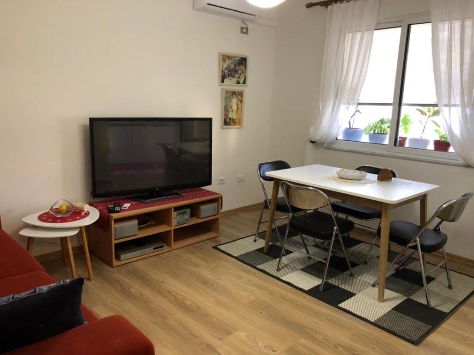 Tirane, shitet apartament 2+1 Kati 3, 86 m² 140.000 € (Rruga Bardhyl prane Bar Oslos)