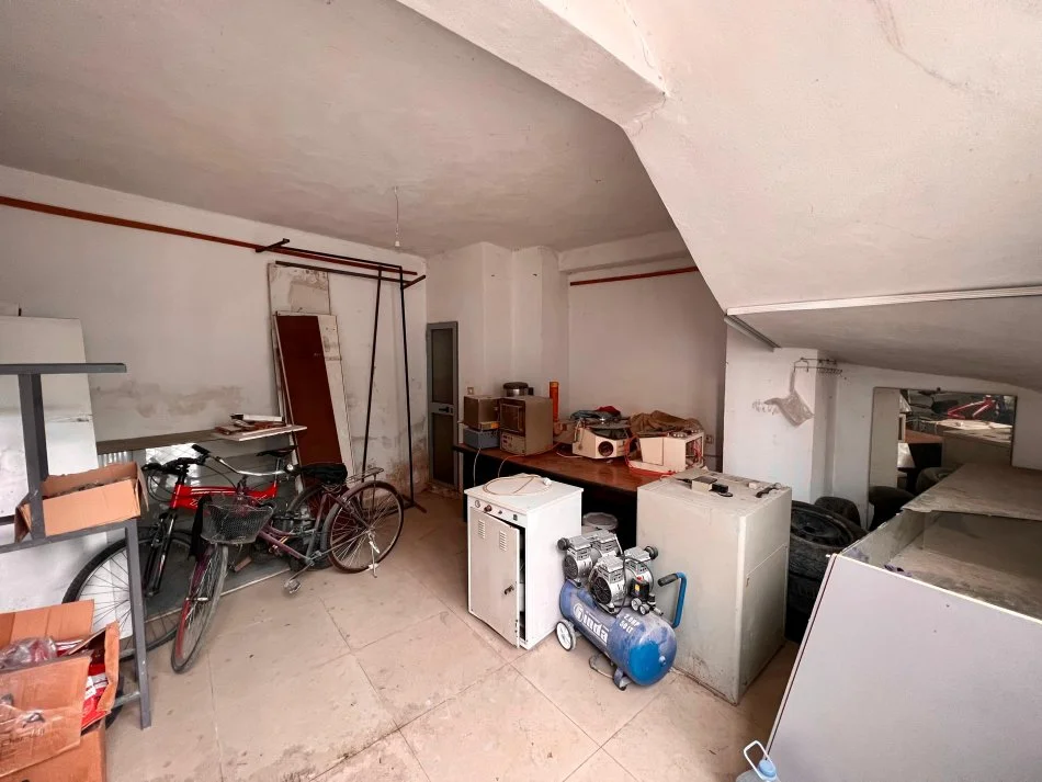 Tirane, shitet ambjent biznesi Kati 0, 16 m² (Kodra e Priftit)