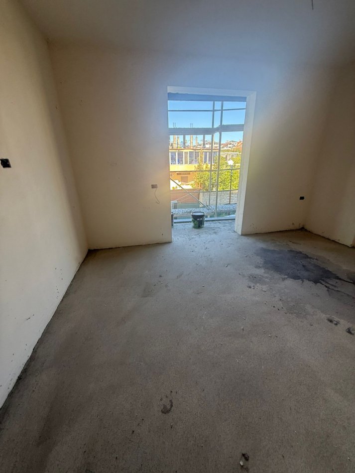 Tirane, shitet apartament 1+1 Kati 1, 62 m² 71.400 € (Rezidenca Albulena)