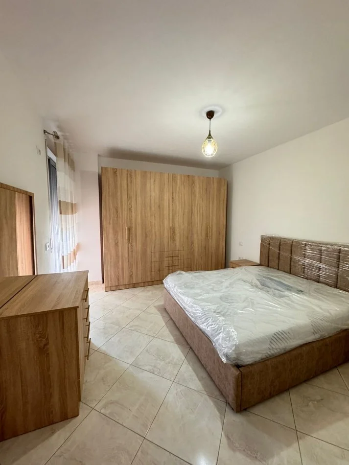 Durres, jepet me qera apartament 2+1+Ballkon Kati 5, 70 m² 400 € 