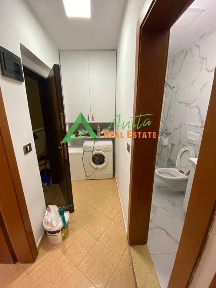 Tirane, jepet me qera apartament 1+1 Kati 5, 52 m² 50 000 Leke (Qender)