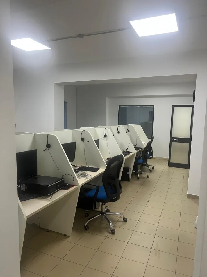 Tirane, jap me qera zyre Kati 0, 130 m² 900 € (Sheshi Avni Rustemi)