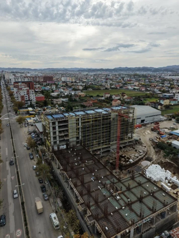 Tirane, shitet apartament 1+1+Ballkon Kati 3, 67 m² 49.400 € (Kamez)