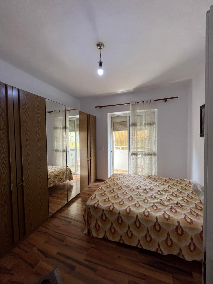 Tirane, shitet apartament 2+1 Kati 2, 65 m² 150.000 € (Rruga e Durrësit)