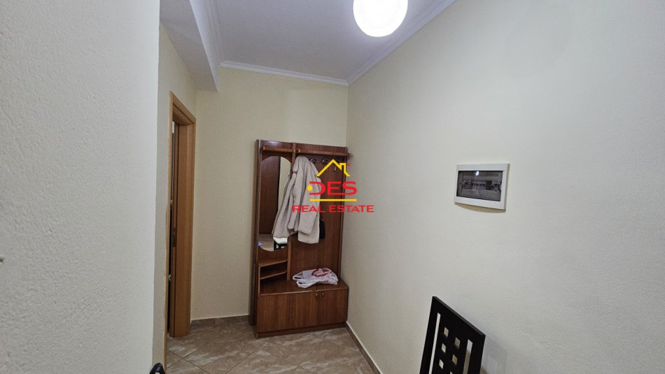 Vlore, jepet me qera apartament 1+1+Ballkon Kati 3, 70 m² 300 € (Rruga Gjergj Arianiti)