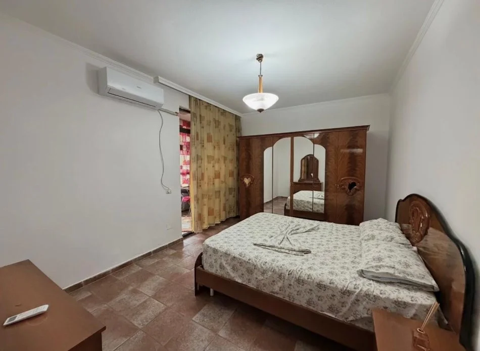 Tirane, jepet me qera apartament 2+1 Kati 8, 90 m² 600 € (Rruga Xhemal Tafaj)