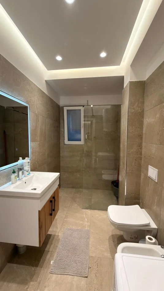 Tirane, jepet me qera apartament 1+1 Kati 2, 63 m² 550 € (Residenca Klensi Astir)