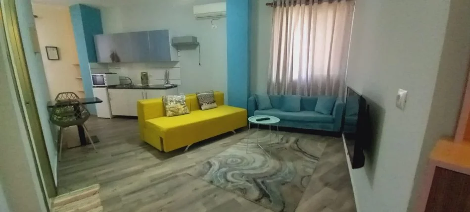 Tirane, jepet me qera apartament 1+1 Kati 2, 55 m² 400 € (APARTAMENT ME QIRA 1+1 Rruga E Elbasanit)