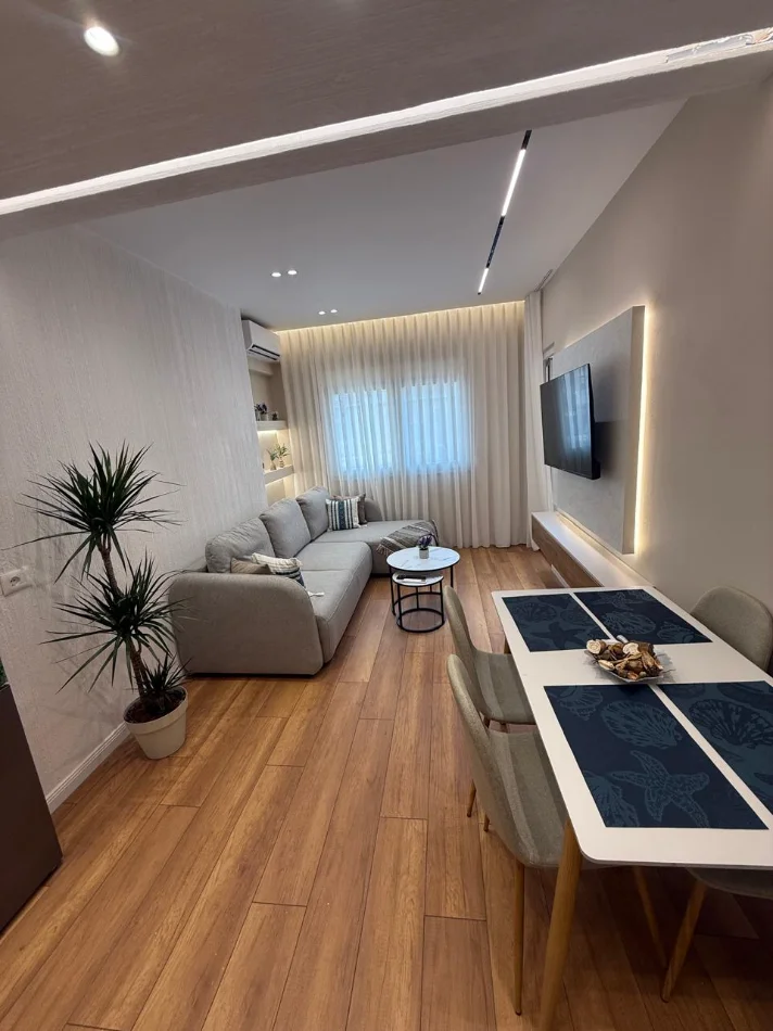 Tirane, shitet apartament 1+1 Kati 3, 51 m² 163.000 € (Rruga Hoxha Tahsim)