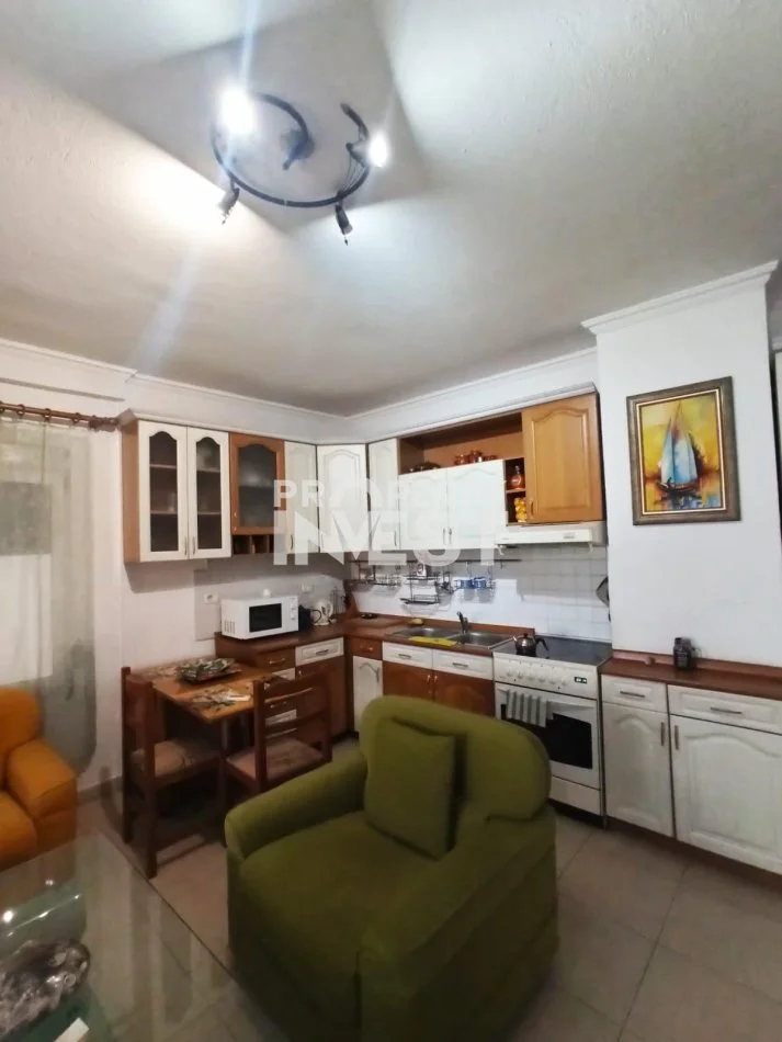 Tirane, jepet me qera apartament 2+1 Kati 3, 76 m² 650 € (Shallvaret, Tiranë)