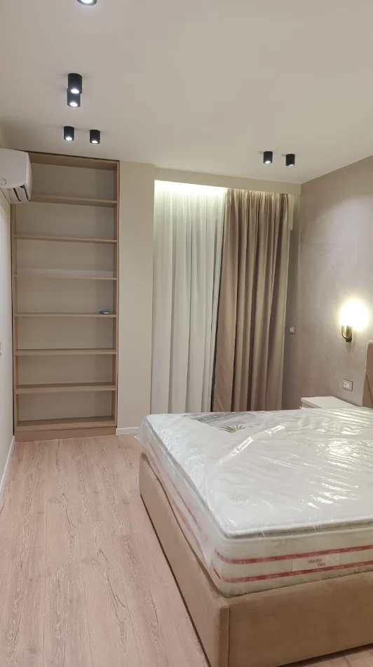 Tirane, jepet me qera apartament 1+1+Aneks+Ballkon Kati 6, 75 m² 750 € (rruga e kavajes , 21 Dhjetori)