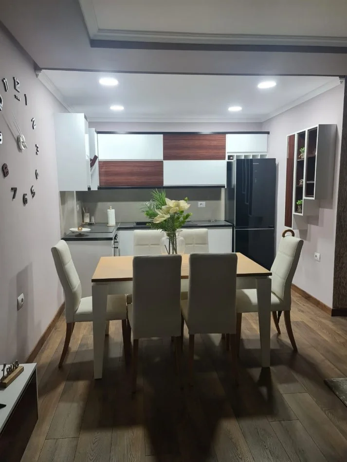 Tirane, shitet apartament 2+1 Kati 4, 115 m² 199.000 € (Vasil Shanto)