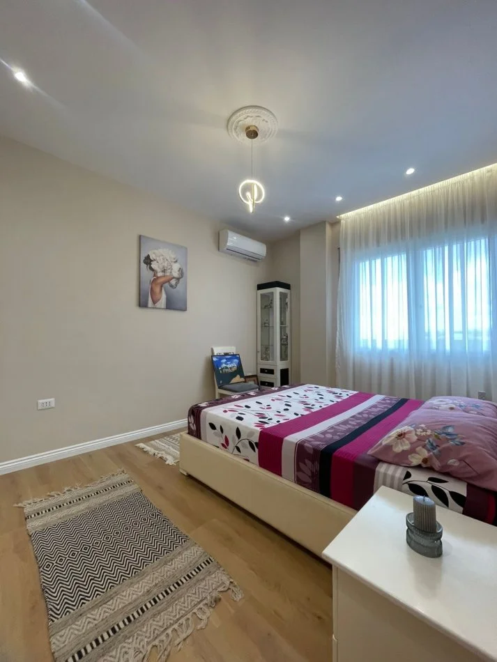 Tirane, jepet me qera apartament 1+1 Kati 6, 650 € (Perball Delijorgjit)