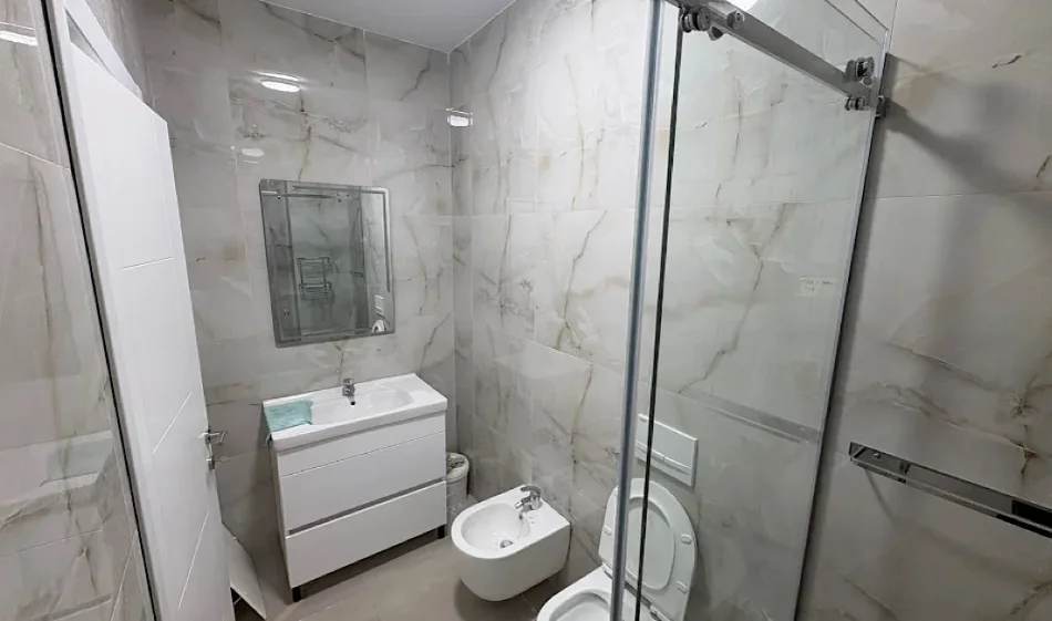 Tirane, jepet me qera apartament 2+1 , 62 m² 570 € 