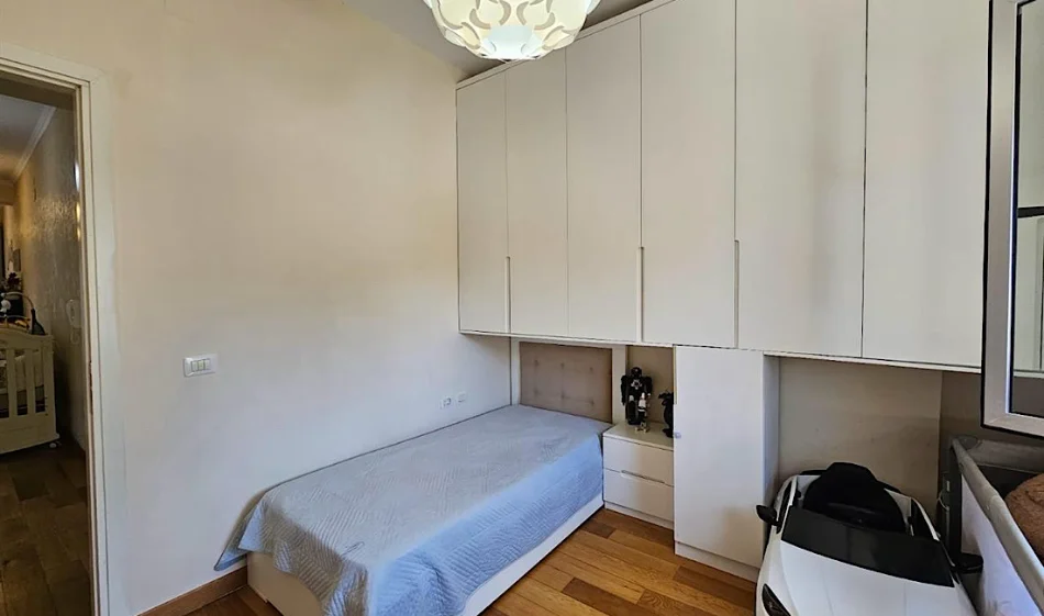 Tirane, shitet apartament 2+1 Kati 3, 115 m² 250.000 € 
