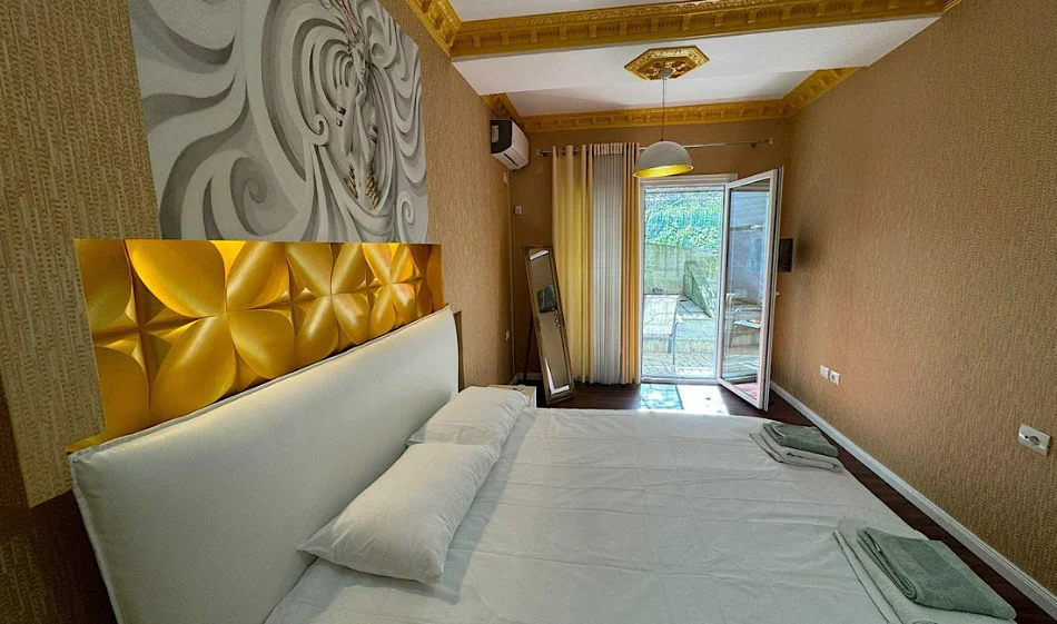 Tirane, shitet apartament 2+1 Kati 1, 145 m² 250.000 € 