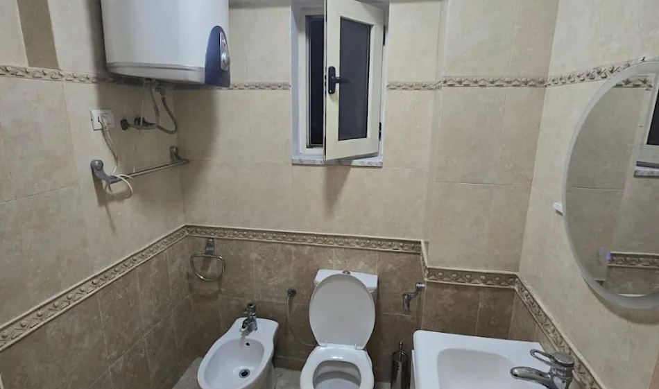 Tirane, jepet me qera apartament 2+1 Kati 7, 75 m² 650 € 