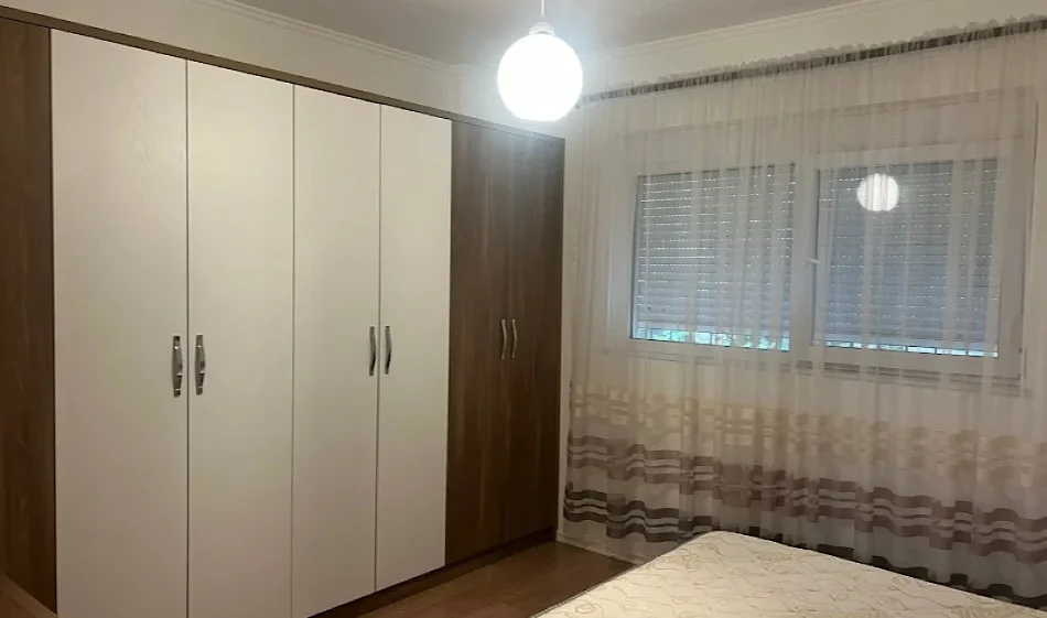 Tirane, jepet me qera apartament 3+1 Kati 0, 120 m² 600 € 