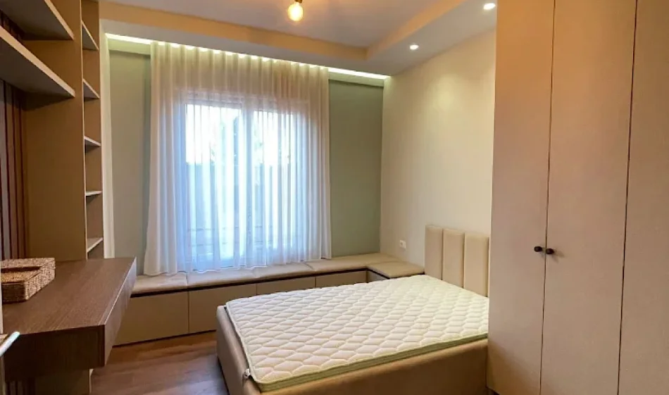 Tirane, jepet me qera apartament 2+1 Kati 2, 76 m² 700 € 