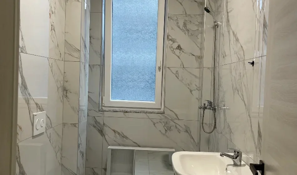 Tirane, jepet me qera apartament 1+1 Kati 2, 67 m² 450 € 