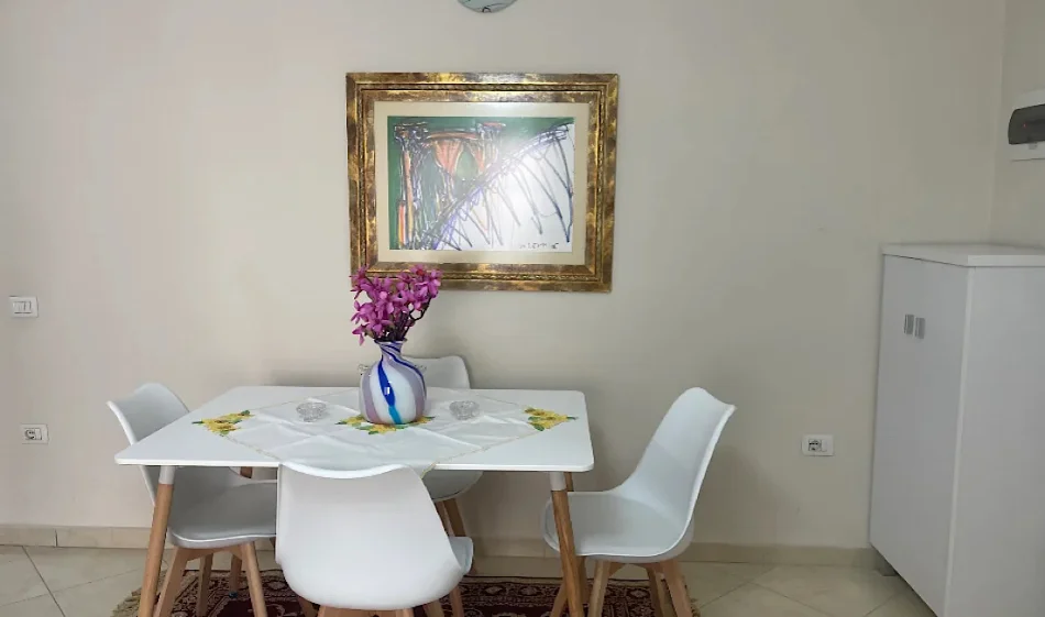 Tirane, jepet me qera apartament 1+1 Kati 3, 68 m² 650 € 
