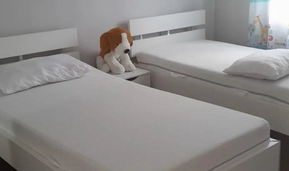 Tirane, jepet me qera Vile 2+1 Kati 4, 150 m² 500 € 