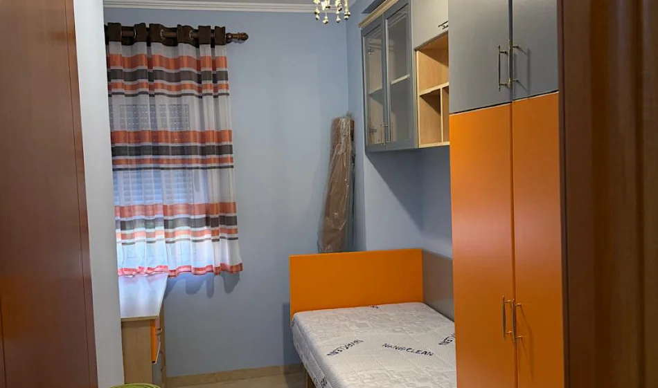 Tirane, jepet me qera apartament 2+1 Kati 4, 67 m² 550 € 