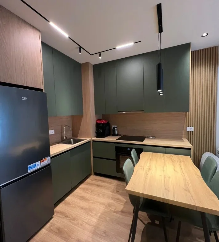 Tirane, jepet me qera apartament 1+1+Ballkon Kati 8, 50 m² 530 € (pasho hysa)