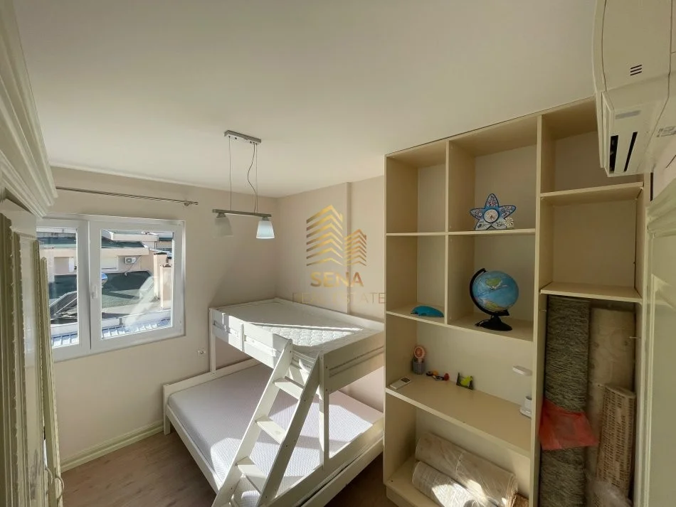 Tirane, jepet me qera apartament 3+1+Ballkon Kati 5, 126 m² 900 € (Liqeni i Thate)