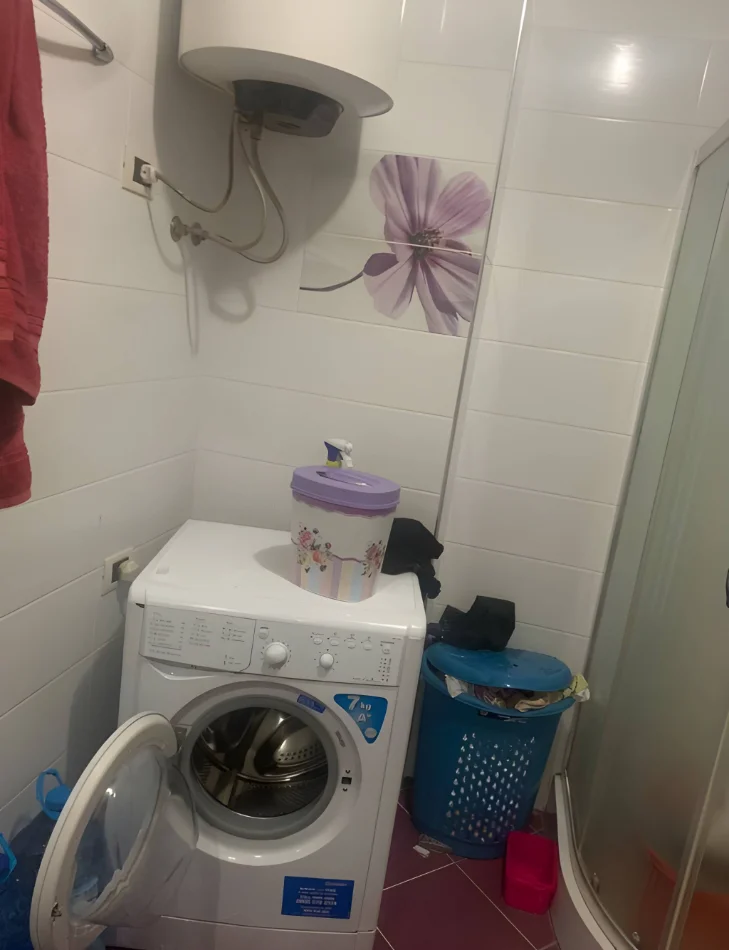 Tirane, jepet me qera apartament 1+1+Ballkon Kati 5, 80 m² 450 € (Astir)