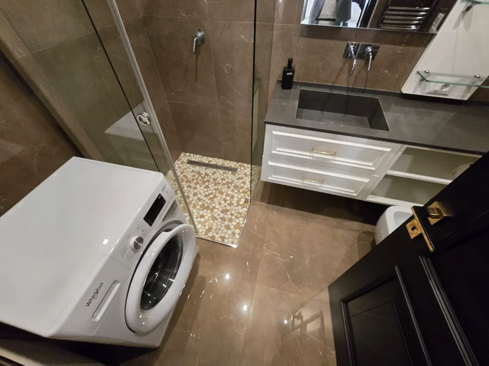 Tirane, jepet me qera apartament 2+1 Kati 5, 116 m² 1350 € (delijorgji)