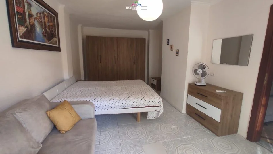 Tirane, jepet me qera apartament 1+1 Kati 2, 60 m² 550 € (Bllok, Sheshi Wilson)