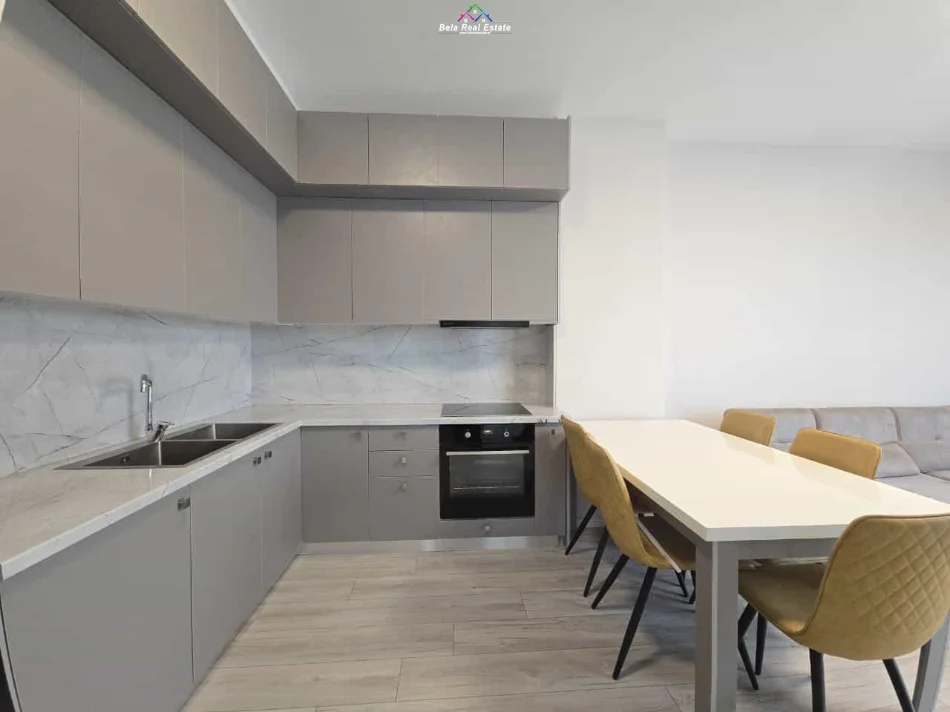 Tirane, jepet me qera apartament 1+1+Ballkon Kati 5, 70 m² 740 € (anton lufi)