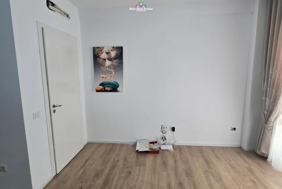 Tirane, shitet apartament 1+1+Ballkon Kati 3, 74 m² 139.000 € (fresku)