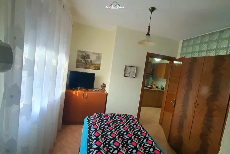 Tirane, jepet me qera apartament 1+1+Ballkon Kati 8, 40 m² 370 € (5 maji)