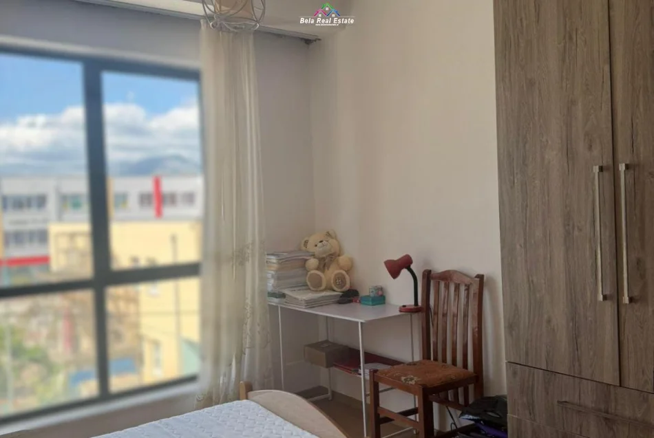 Tirane, jepet me qera apartament 1+1 Kati 2, 133 m² 530 € (5 Maji)