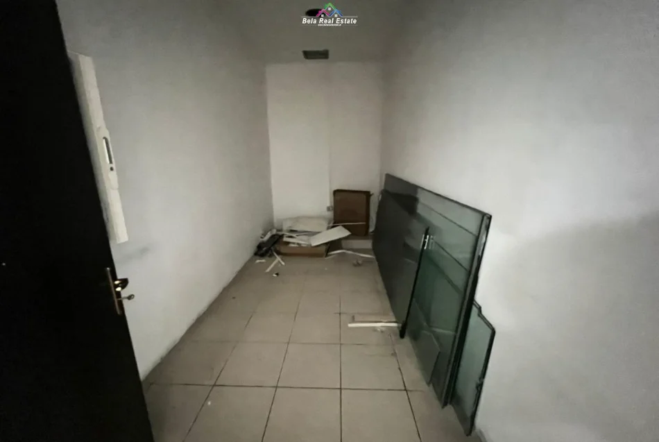 Tirane, jepet me qera zyre Kati 2, 300 m² 4.500 € (stadiumi dinamo)