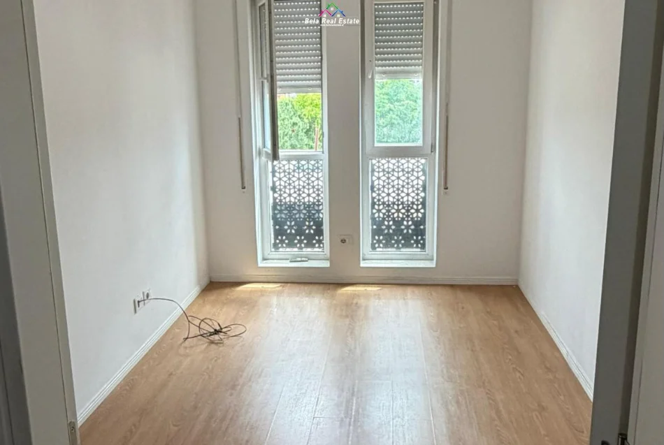 Tirane, jepet me qera apartament 2+1 Kati 5, 100 m² 550 € (RRuga e Dibres)