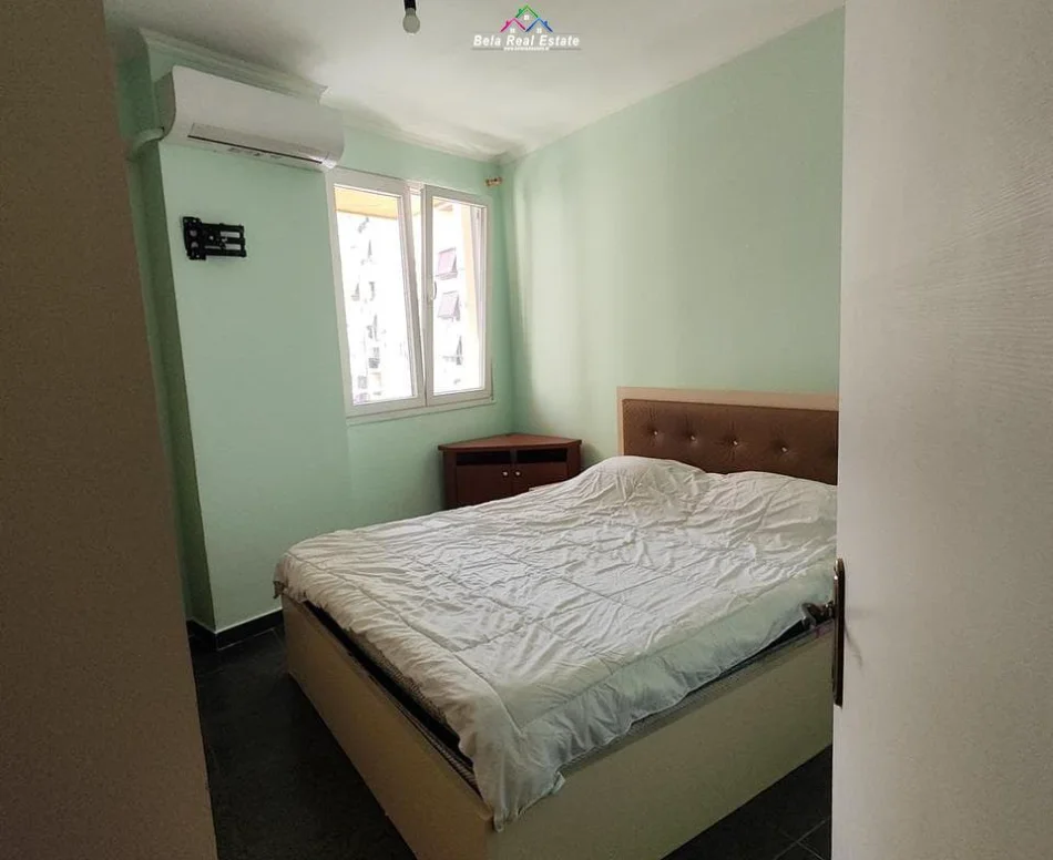 Tirane, jepet me qera apartament 1+1+Ballkon Kati 3, 65 m² 470 € (sokrat miho)