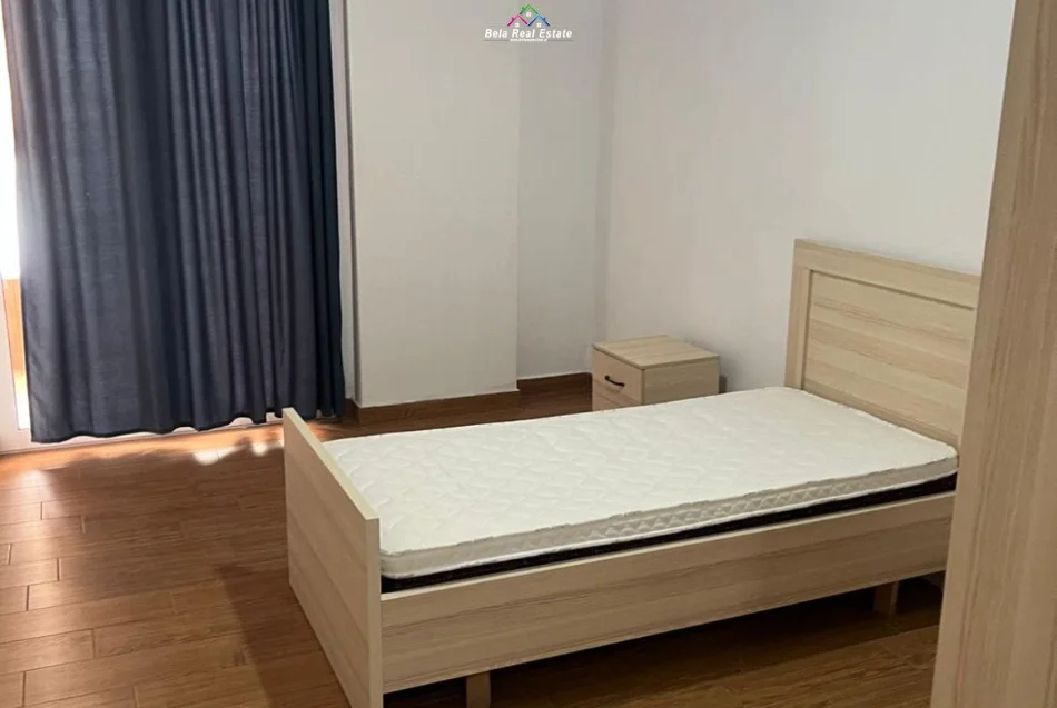 Tirane, jepet me qera apartament 2+1 Kati 1, 100 m² 520 € (Sabri Preveza,)