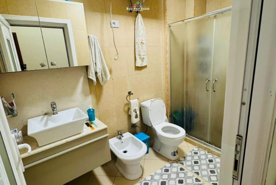 Tirane, jepet me qera 1+1 Kati 2, 70 m² 680 € 