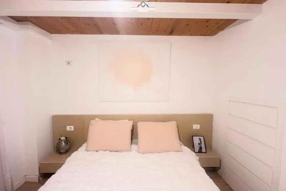 Tirane, jepet me qera apartament 2+1 Kati 1, 180 m² 1.260 € (bill klinton)