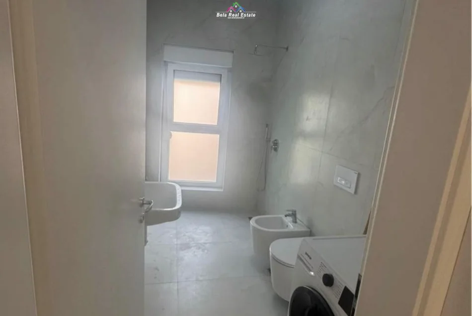 Tirane, jepet me qera apartament 1+1+Ballkon Kati 3, 75 m² 520 € (ali demi)