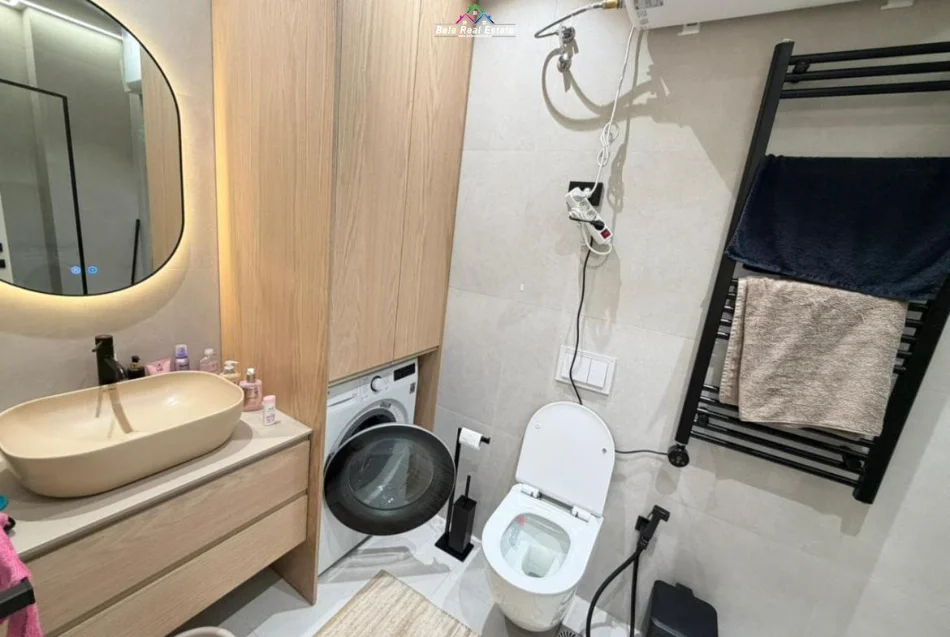 Tirane, jepet me qera apartament 1+1+Ballkon Kati 10, 70 m² 1.080 € (Mine Peza)