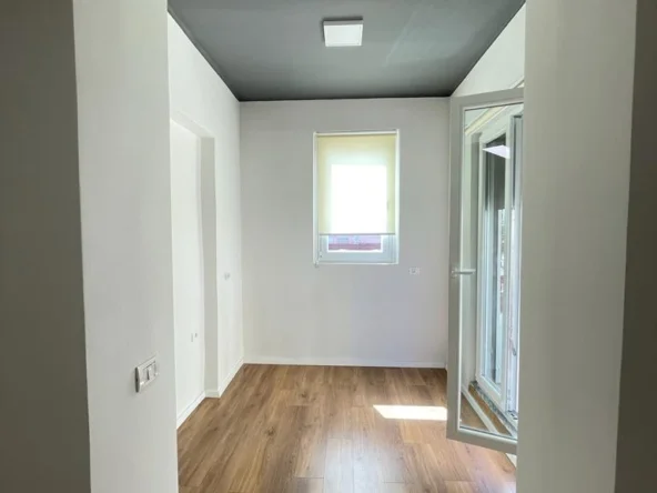 Tirane, jepet me qera Kati 1, 85 m² 900 € (Shallvaret)