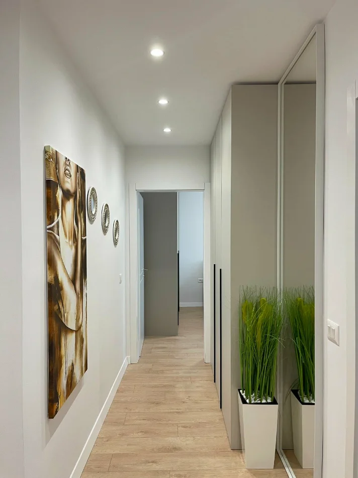 JEPET ME QERA: APARTAMENT 2+1 📍 Rruga e Kavajës (pranë Kishës Ortodokse)