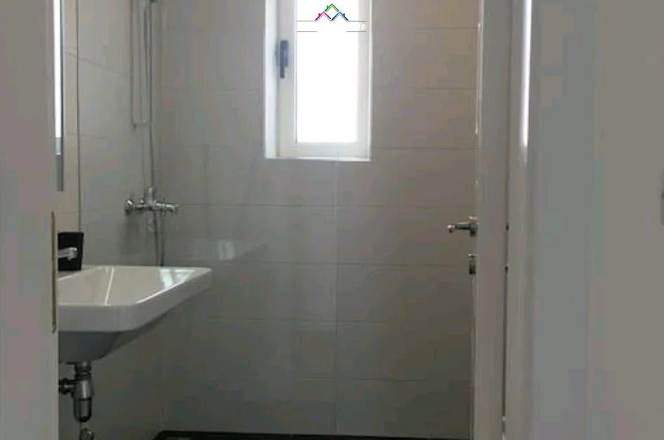 Tirane, jepet me qera apartament 1+1+Ballkon Kati 2, 60 m² 650 € (rruga e elbasanit)