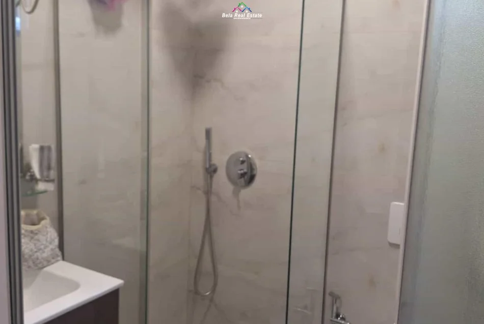 Tirane, shes apartament 1+1+Ballkon Kati 2, 93 m² 224.000 € (rruga e durresit)