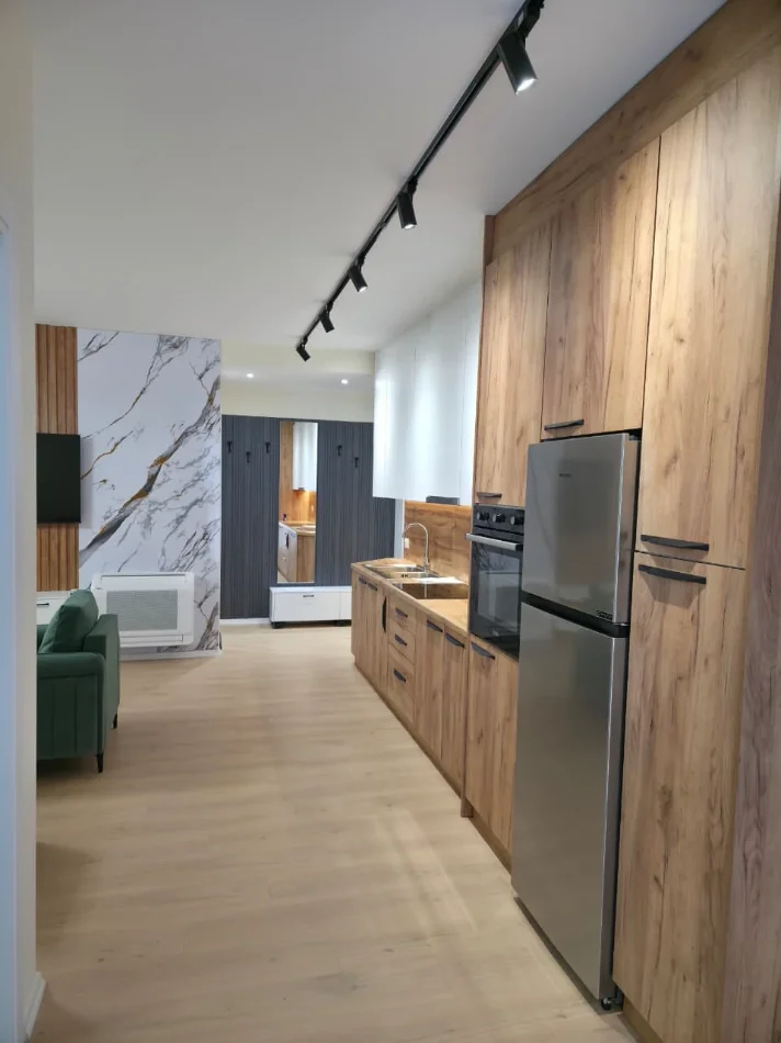 Tirane, jepet me qera apartament 2+1 Kati 3, 100 m² 630 € (astir)