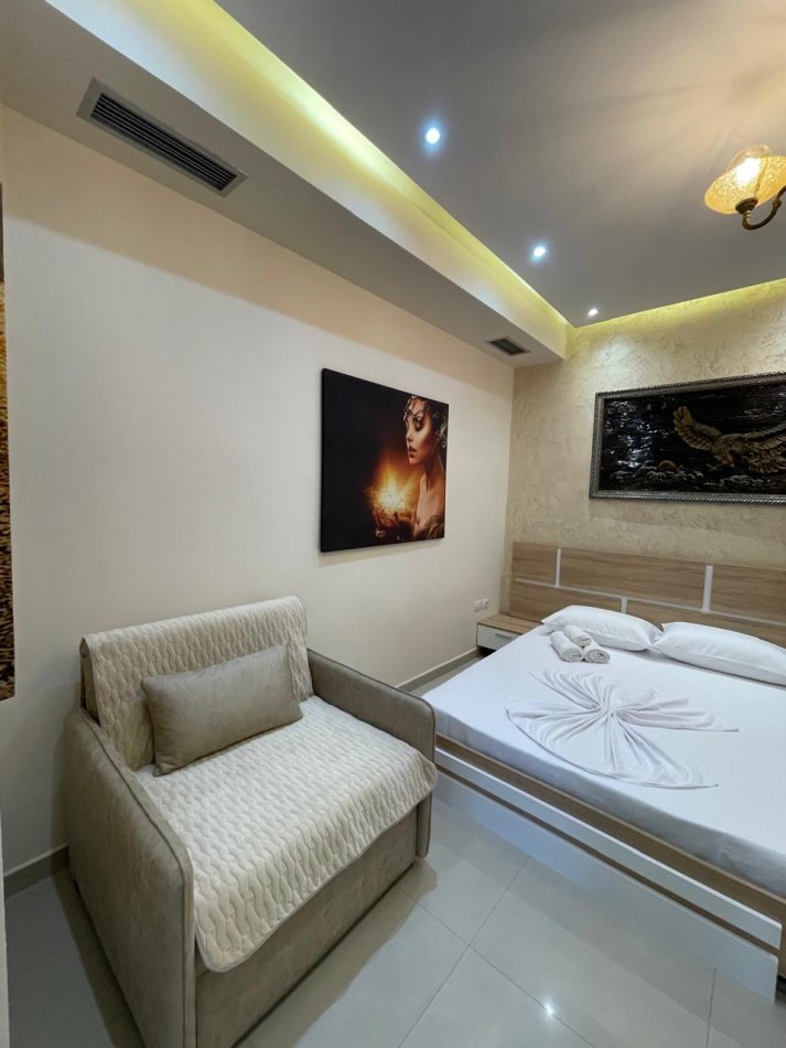Tirane, jepet me qera apartament 1+1+Ballkon Kati 1, 65 m² 700 € (rruga e durresit)